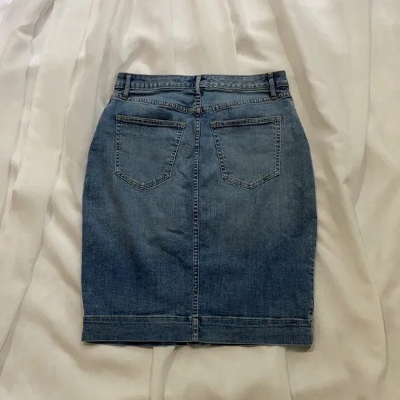 Banana Republic Denim Pencil Skirt - Picture 4 of 7